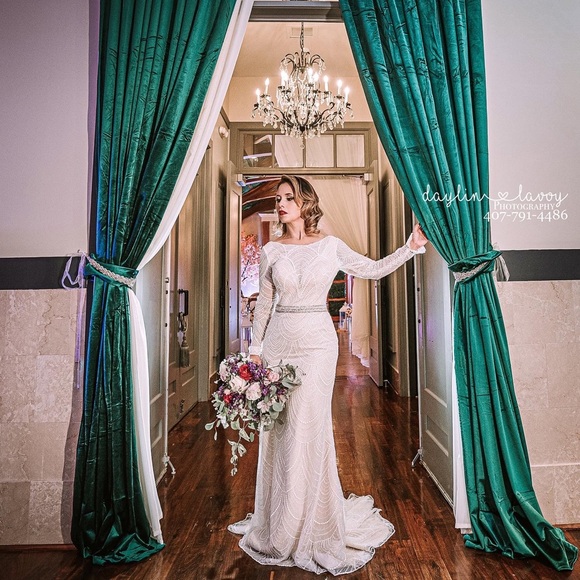 Art Deco ivory size 4 wedding gown - Picture 7 of 10